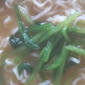 青菜炒め乗せラーメン